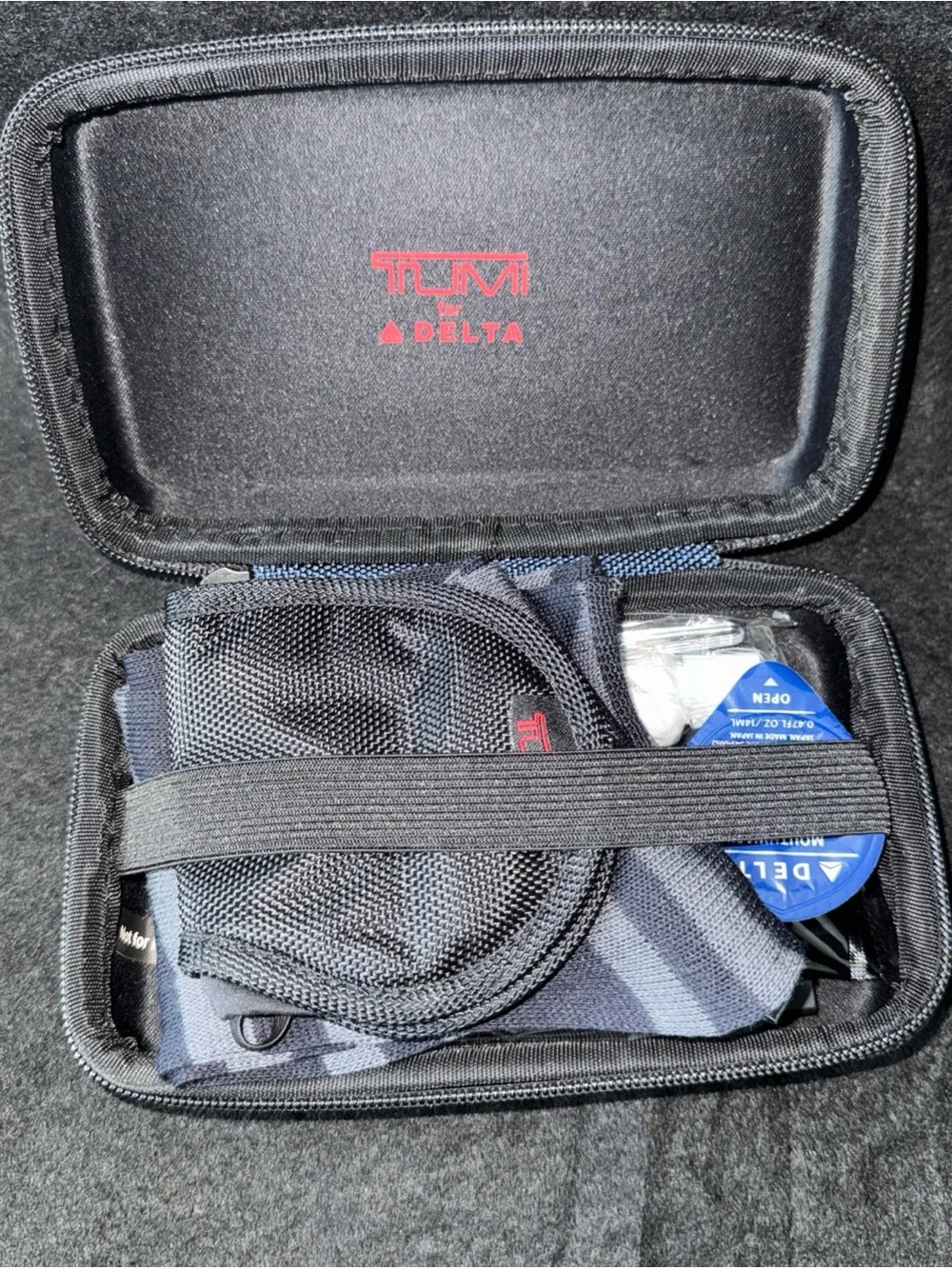 Tumi Delta Airlines Black Hard Shell Amenity Kit Kiehls Skincare Travel Set